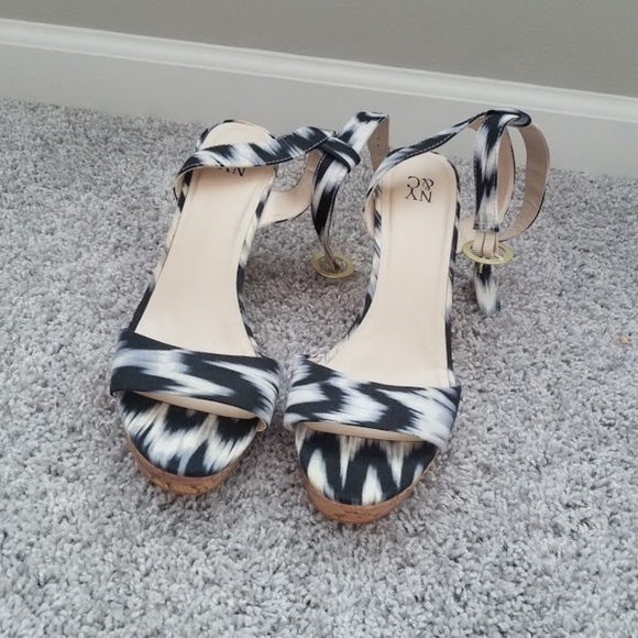 Black and white wedges - Picture 2 of 4